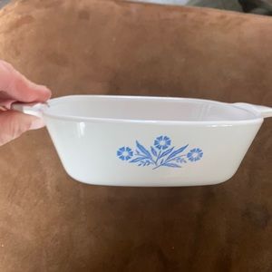 Small Corning Ware dish.